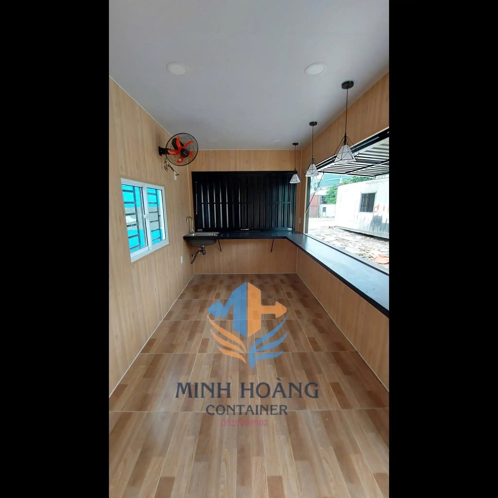 Container Cafe 20 Feet Đen Viền Trắng Có Toilet Cửa Ngoài 